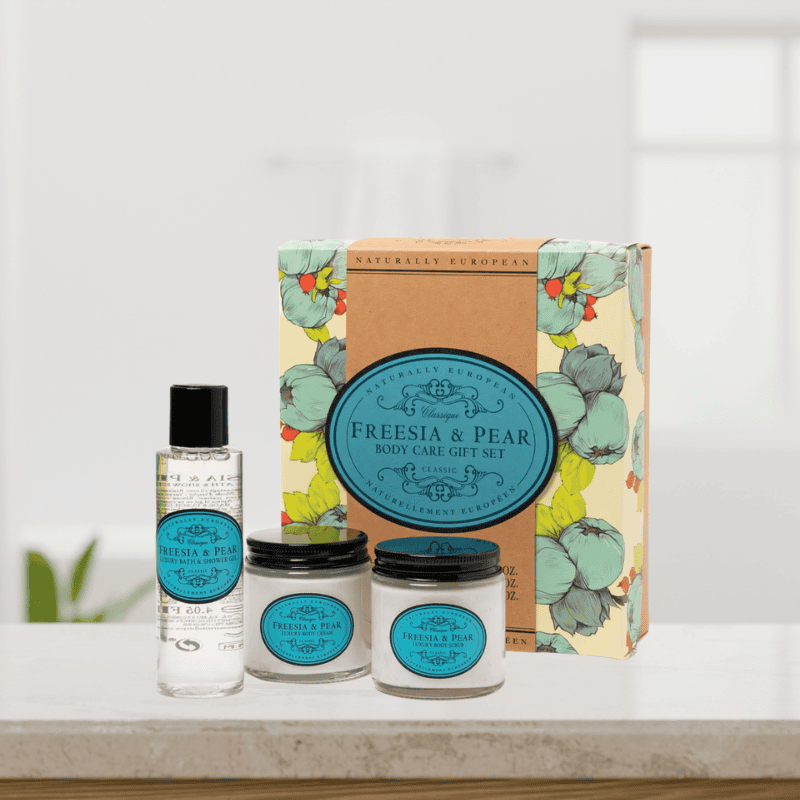Bundles & Gift Sets Gift NE Gft Ne Freesia-Pear Shower Gel/Body Scrub/Body Cream 320 ml